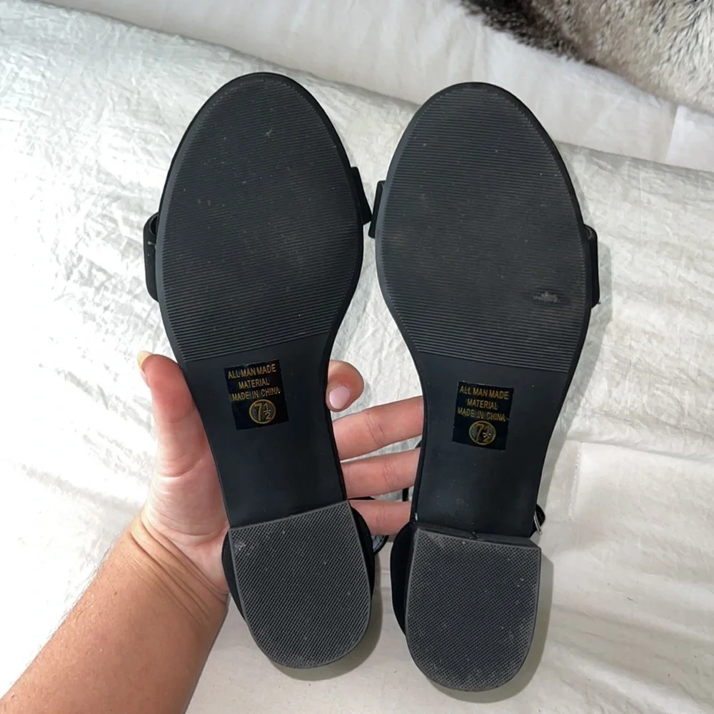 Black Heels - Picture 2 of 2